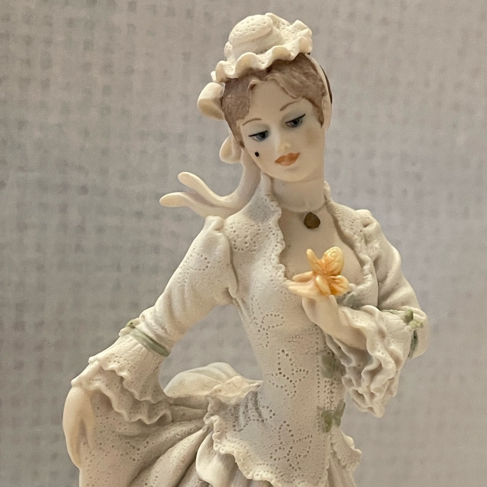 Florence Giuseppe Armani Figurine 1996 Little Butterfly 10.5 inches #0297F Italy